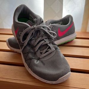 Nike Fury 2 tennis shoes